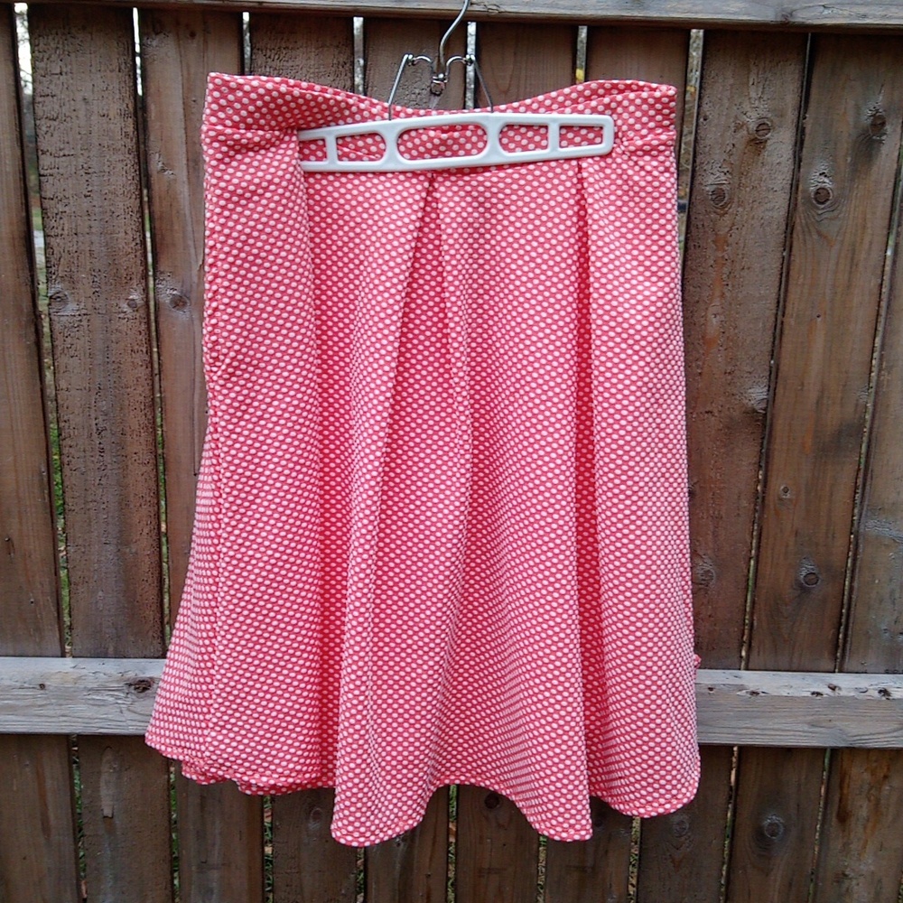 Peach White Polkadot Flowy Semi Pleated Comfy Cozy Skirt Pockets